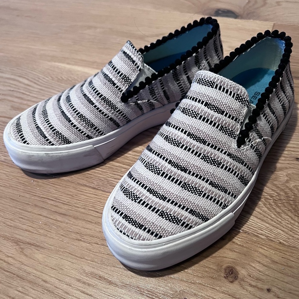 Seavees Baja slip-on sneakers, size 7.5